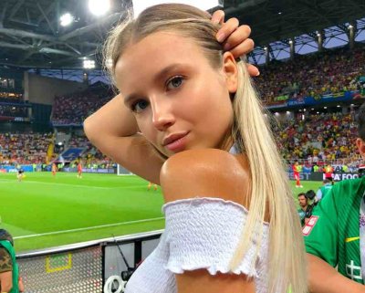 Rusiyalı model mundiala damğa vurdu FOTOLAR