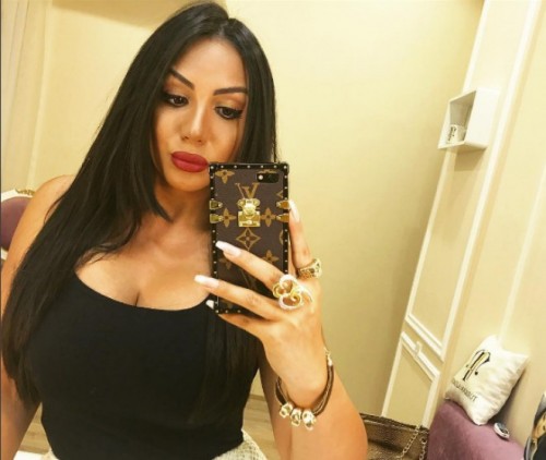 Lətifə nikahdankənar eşq istəyir: "Qadın olduğumu hiss etdirsin"